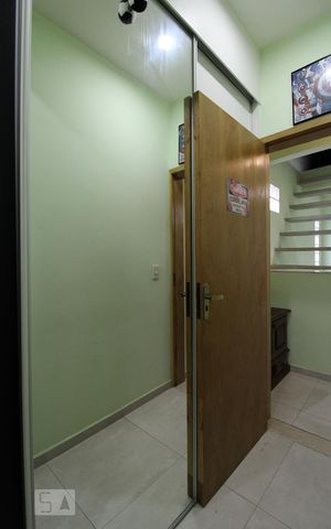 Casa à venda com 250m², 4 quartos e 4 vagas Casa à venda com 250m², 4 quartos e 4 vagasSuíte 2