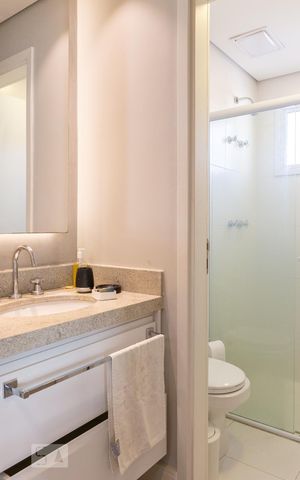 Studio para alugar com 35m², 1 quarto e 1 vaga Studio para alugar com 35m², 1 quarto e 1 vagaBanheiro