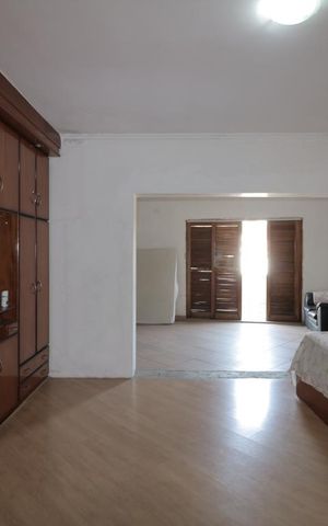 Casa para alugar com 340m², 4 quartos e 5 vagasSuite 