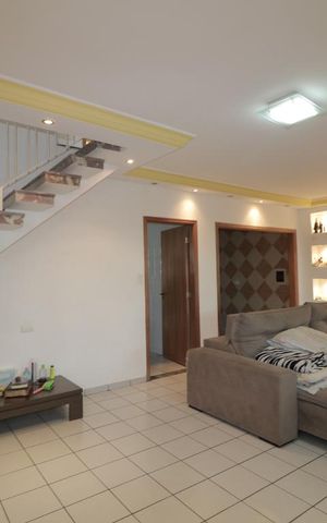 Casa para alugar com 340m², 4 quartos e 5 vagasSala 