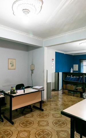 Casa à venda com 250m², 3 quartos e 5 vagasSala