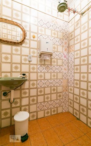 Casa à venda com 250m², 3 quartos e 5 vagasBanheiro 4