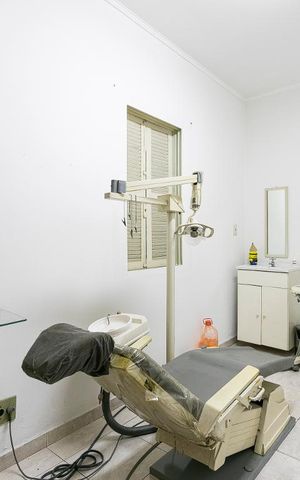 Casa à venda com 250m², 3 quartos e 5 vagasQuarto 4 / Consultorio