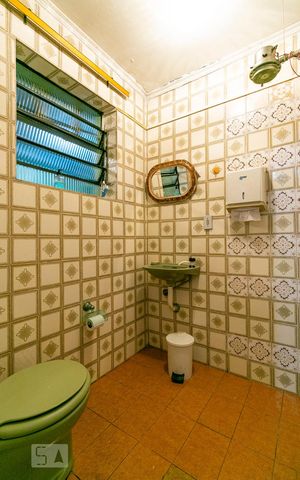 Casa à venda com 250m², 3 quartos e 5 vagasBanheiro 4