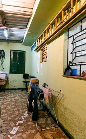 Casa à venda com 250m², 3 quartos e 5 vagasÁrea de Serviço - Quarto