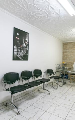 Casa à venda com 250m², 3 quartos e 5 vagasQuarto 4 / Consultorio