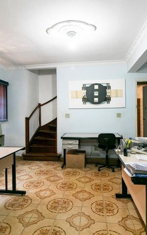 Casa à venda com 250m², 3 quartos e 5 vagasSala