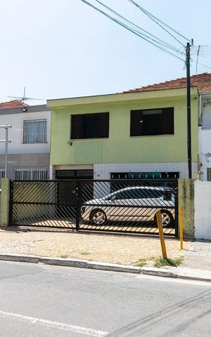 Casa à venda com 250m², 3 quartos e 5 vagasFachada