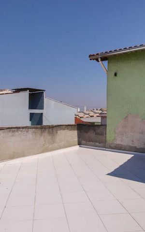 Casa à venda com 300m², 4 quartos e 4 vagas Casa à venda com 300m², 4 quartos e 4 vagasTerraço