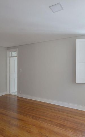 Casa para alugar com 220m², 3 quartos e 2 vagas Casa para alugar com 220m², 3 quartos e 2 vagasSala de Jantar