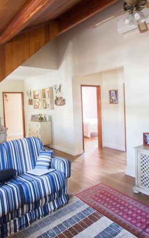 Casa à venda com 410m², 3 quartos e 6 vagasSala 