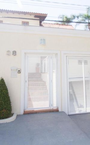 Casa à venda com 410m², 3 quartos e 6 vagasFachada