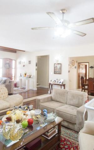 Casa à venda com 410m², 3 quartos e 6 vagasSala de Estar