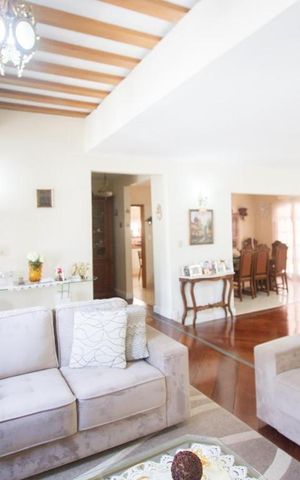 Casa à venda com 410m², 3 quartos e 6 vagasSala de TV
