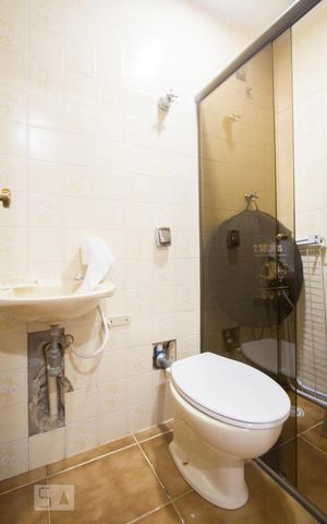 Casa à venda com 410m², 3 quartos e 6 vagasBanheiro de Serviço