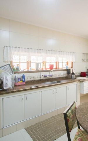 Casa à venda com 410m², 3 quartos e 6 vagasCozinha