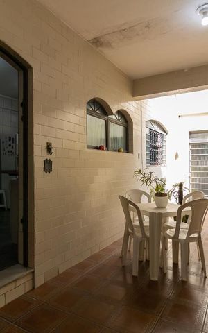 Casa para alugar com 240m², 5 quartos e 4 vagas Casa para alugar com 240m², 5 quartos e 4 vagasÁrea Externa - Quintal
