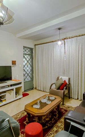 Casa à venda com 123m², 4 quartos e 1 vagaSala