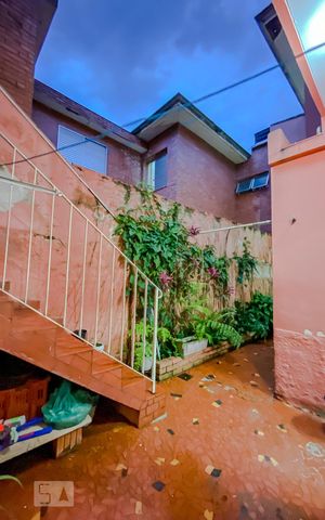 Casa à venda com 123m², 4 quartos e 1 vagaQuintal