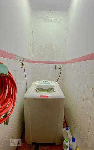 Casa à venda com 123m², 4 quartos e 1 vagaLavanderia