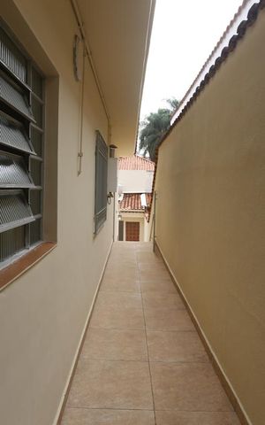 Casa para alugar com 132m², 3 quartos e 2 vagasCorredor Lateral