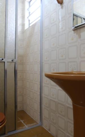 Casa para alugar com 132m², 3 quartos e 2 vagasBanheiro da Edícula