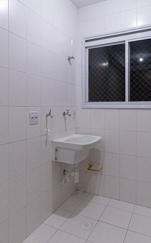 Apartamento à venda com 57m², 2 quartos e 1 vaga Apartamento à venda com 57m², 2 quartos e 1 vagaCozinha e Área de Serviço