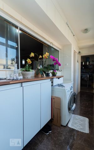 Apartamento à venda com 150m², 3 quartos e 1 vaga Apartamento à venda com 150m², 3 quartos e 1 vagaÁrea de Serviço