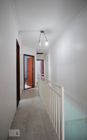 Casa à venda com 169m², 3 quartos e 3 vagasCorredor