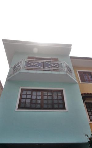 Casa à venda com 169m², 3 quartos e 3 vagasFachada