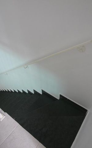 Casa à venda com 169m², 3 quartos e 3 vagasEscadas