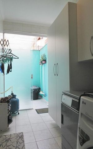 Casa à venda com 169m², 3 quartos e 3 vagasÁrea de Serviço