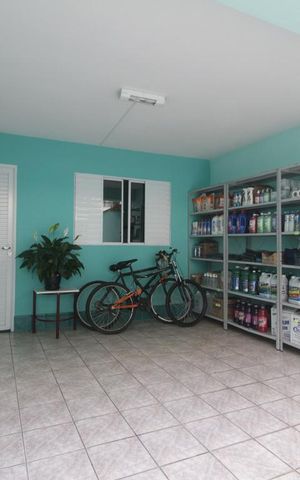 Casa à venda com 169m², 3 quartos e 3 vagasGaragem