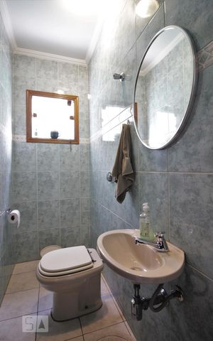 Casa à venda com 169m², 3 quartos e 3 vagasLavabo
