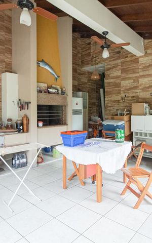 Casa à venda com 366m², 3 quartos e 3 vagas Casa à venda com 366m², 3 quartos e 3 vagasChurrasqueira