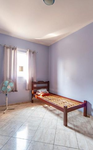 Casa à venda com 200m², 5 quartos e 4 vagas Casa à venda com 200m², 5 quartos e 4 vagasQuarto 1