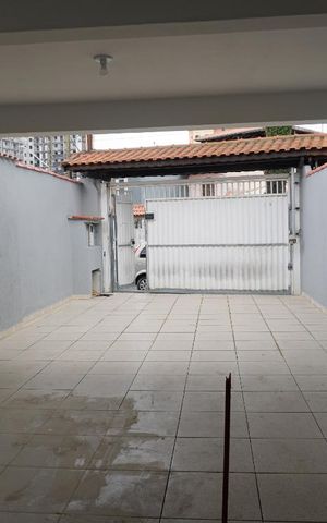 Casa à venda com 170m², 3 quartos e 4 vagas Casa à venda com 170m², 3 quartos e 4 vagasSala