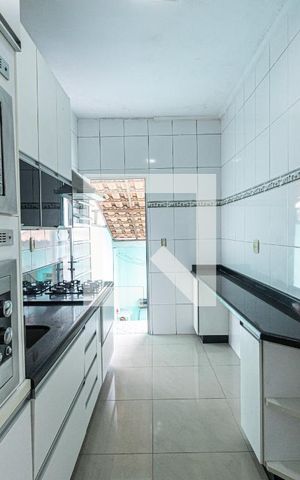 Casa à venda com 243m², 3 quartos e 2 vagas Casa à venda com 243m², 3 quartos e 2 vagasCopa e Cozinha