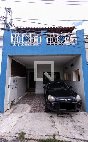 Casa à venda com 243m², 3 quartos e 2 vagas Casa à venda com 243m², 3 quartos e 2 vagasGaragem
