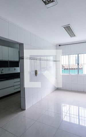 Casa à venda com 243m², 3 quartos e 2 vagas Casa à venda com 243m², 3 quartos e 2 vagasCopa e Cozinha