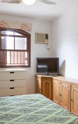 Casa à venda com 350m², 4 quartos e 2 vagas Casa à venda com 350m², 4 quartos e 2 vagasSuíte