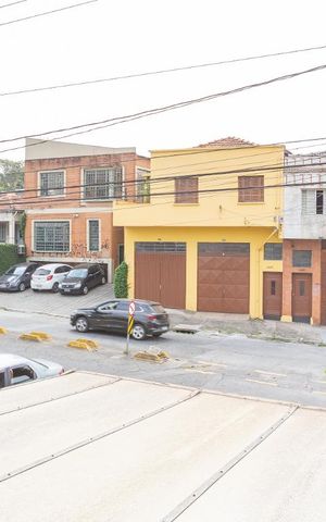 Casa à venda com 350m², 4 quartos e 2 vagas Casa à venda com 350m², 4 quartos e 2 vagasVista da Suíte