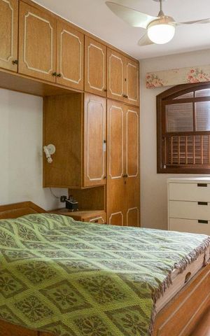 Casa à venda com 350m², 4 quartos e 2 vagas Casa à venda com 350m², 4 quartos e 2 vagasSuíte
