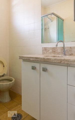 Casa à venda com 350m², 4 quartos e 2 vagas Casa à venda com 350m², 4 quartos e 2 vagasBanheiro Social