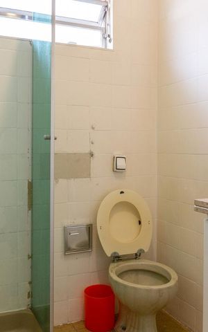 Casa à venda com 350m², 4 quartos e 2 vagas Casa à venda com 350m², 4 quartos e 2 vagasBanheiro Social