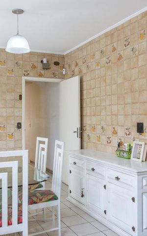 Casa à venda com 350m², 4 quartos e 2 vagas Casa à venda com 350m², 4 quartos e 2 vagasCozinha