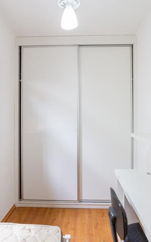 Casa à venda com 350m², 4 quartos e 2 vagas Casa à venda com 350m², 4 quartos e 2 vagasQuarto 2