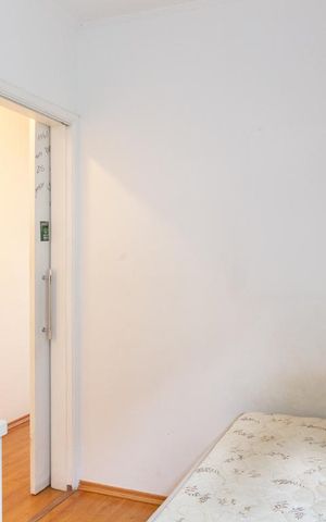 Casa à venda com 350m², 4 quartos e 2 vagas Casa à venda com 350m², 4 quartos e 2 vagasQuarto 2