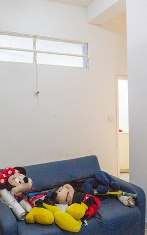Casa à venda com 350m², 4 quartos e 2 vagas Casa à venda com 350m², 4 quartos e 2 vagasQuarto 4