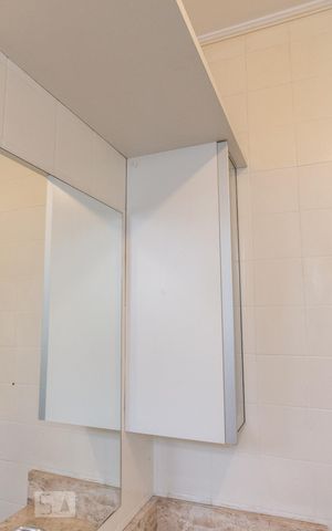 Casa à venda com 350m², 4 quartos e 2 vagas Casa à venda com 350m², 4 quartos e 2 vagasBanheiro Social